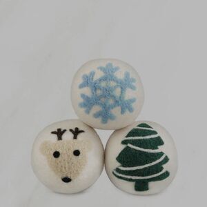 Norwex Fluff and Tumble Dryer Balls Holiday Design Limited Edition NWT